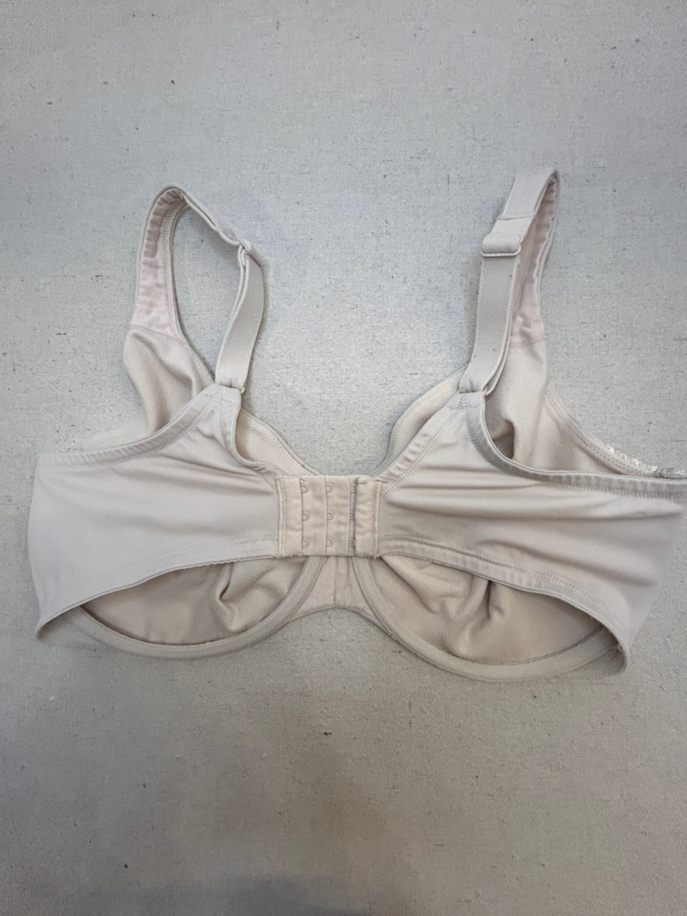 Olga Size 40DD/40E Rosewater Luxury Lift Minimizer Underwire Bra - Picture 4 of 9